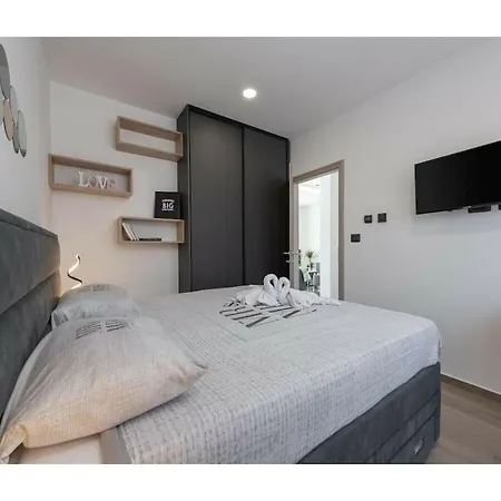 In Upani I With Swimming Pool *