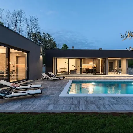 In Upani I With Swimming Pool * Ruzici (Sveta Nedelja)