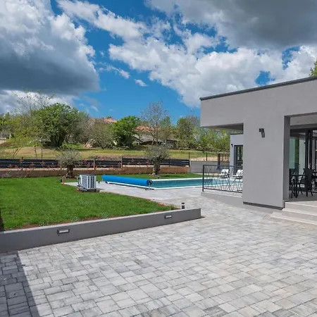 In Upani I With Swimming Pool *