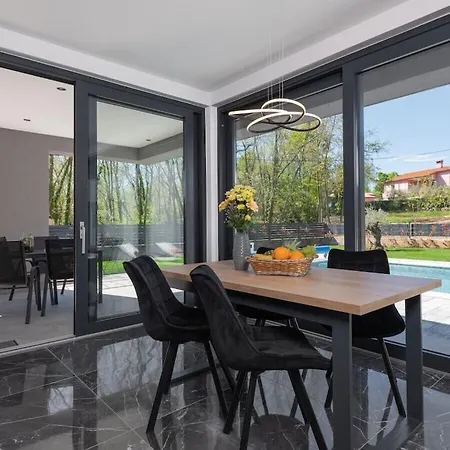 Villa In Upani I With Swimming Pool