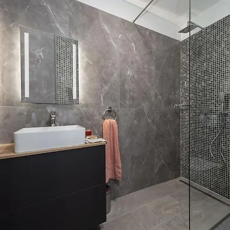 In Upani I With Swimming Pool