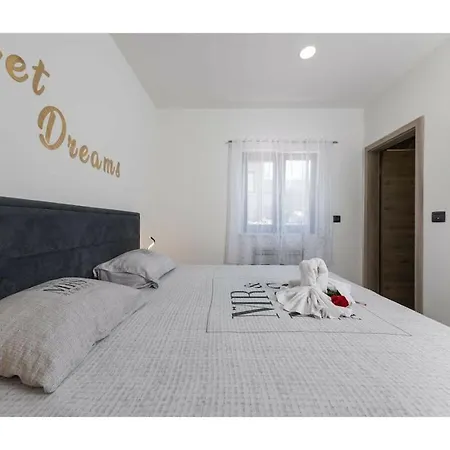 Villa In Upani I With Swimming Pool