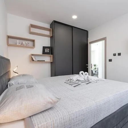 Villa In Upani I With Swimming Pool *