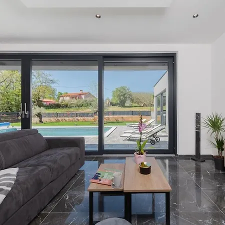 In Upani I With Swimming Pool Ruzici (Sveta Nedelja)