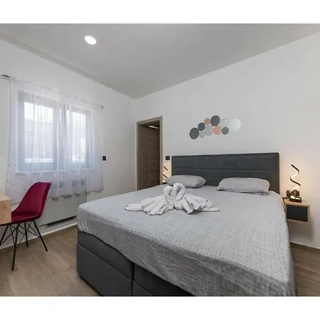 Villa In Upani I With Swimming Pool *