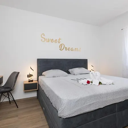 In Upani I With Swimming Pool *