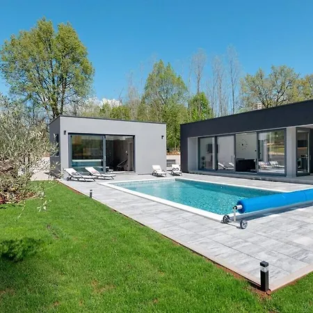 In Upani I With Swimming Pool *